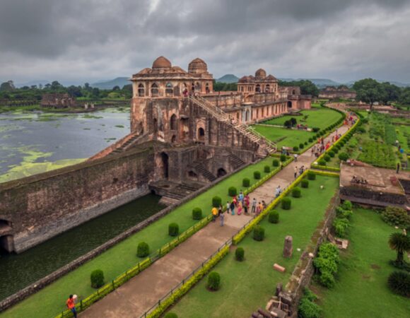 Ujjain – Omkareshwar – Mandu - Maheshwar - Indore